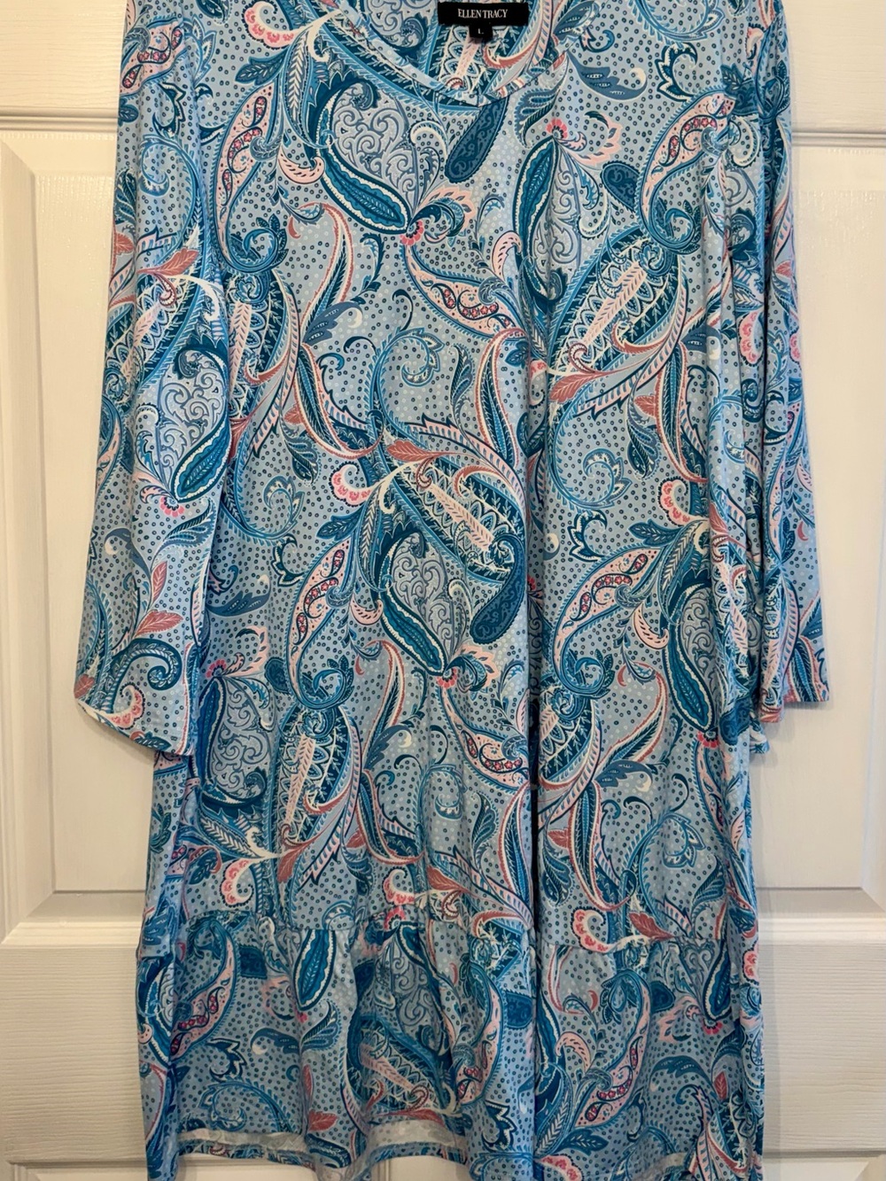 Women’s Just Like New Ellen Tracy Nightgown.  Perfect condition.